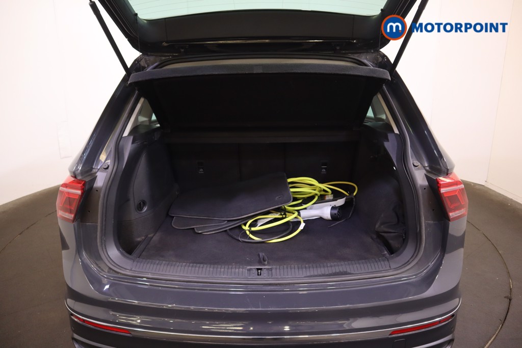 Volkswagen Tiguan Life Automatic Petrol Plug-In Hybrid SUV - Stock Number (1575432) - 16th supplementary image