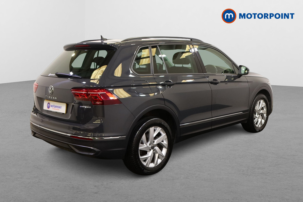 Volkswagen Tiguan Life Automatic Petrol Plug-In Hybrid SUV - Stock Number (1575432) - Drivers side rear corner