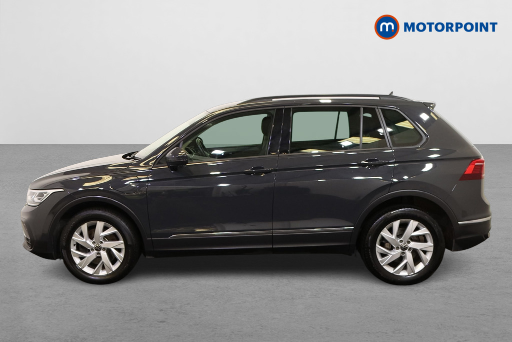 Volkswagen Tiguan Life Automatic Petrol Plug-In Hybrid SUV - Stock Number (1575432) - Passenger side