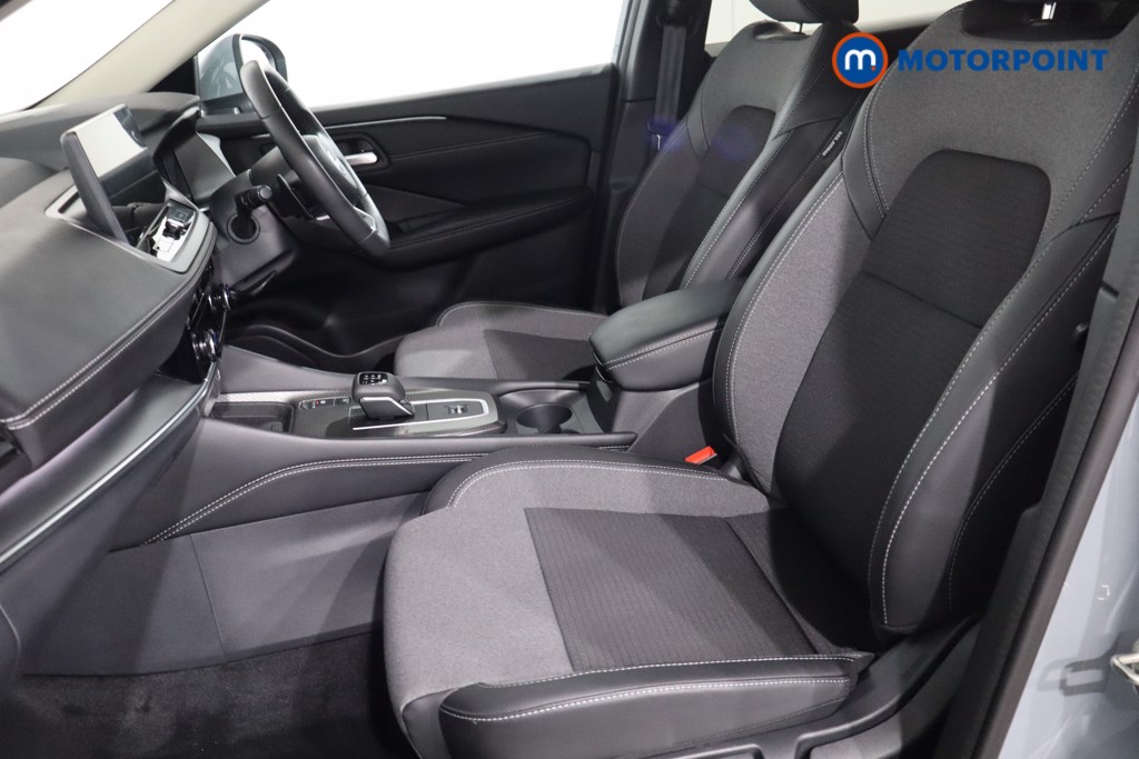 Nissan Qashqai N-Connecta Automatic Petrol SUV - Stock Number (1575555) - 4th supplementary image