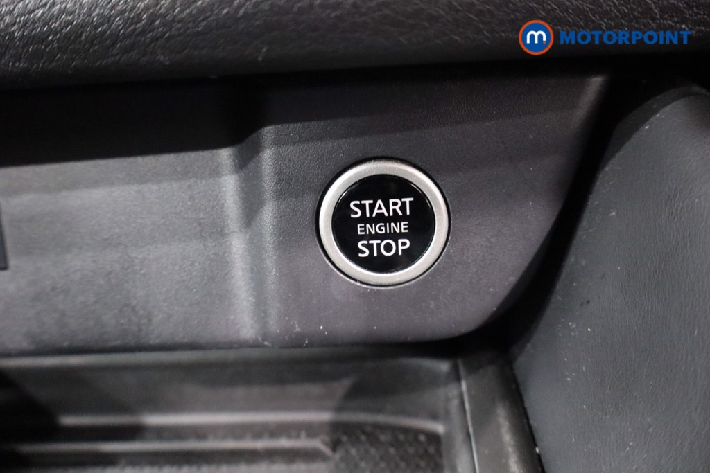 Nissan Qashqai N-Connecta Automatic Petrol SUV - Stock Number (1575555) - 13th supplementary image