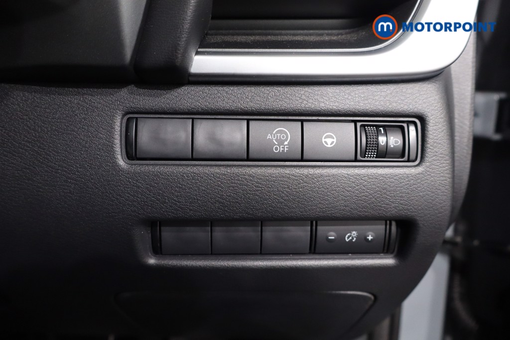 Nissan Qashqai N-Connecta Automatic Petrol SUV - Stock Number (1575555) - 23rd supplementary image