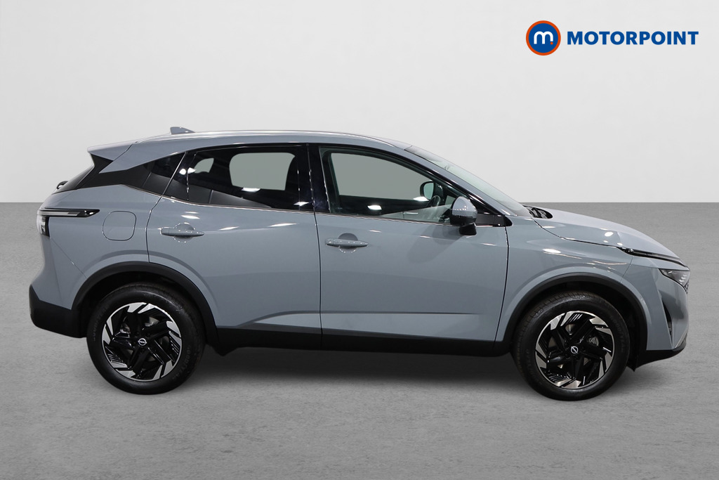 Nissan Qashqai N-Connecta Automatic Petrol SUV - Stock Number (1575555) - Drivers side
