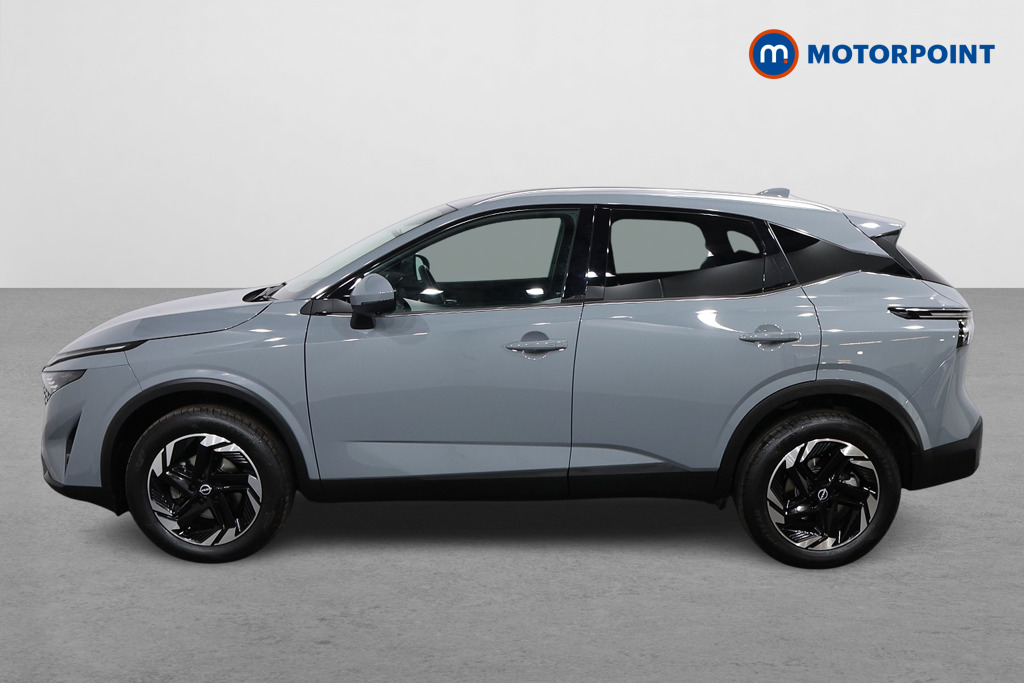Nissan Qashqai N-Connecta Automatic Petrol SUV - Stock Number (1575555) - Passenger side