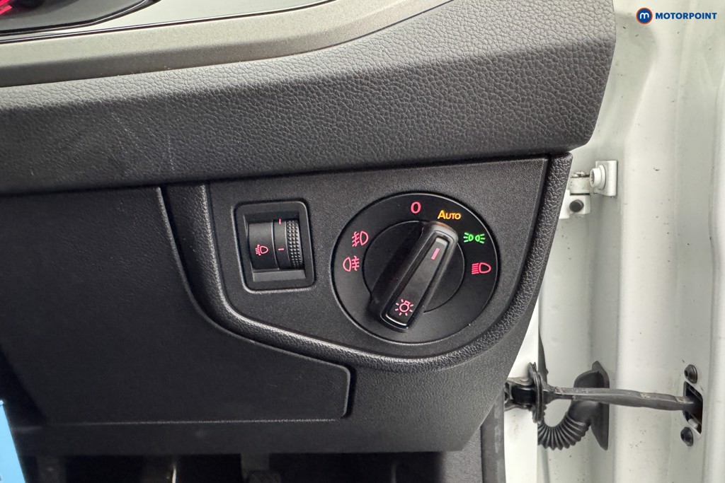 Volkswagen Polo Match Manual Petrol Hatchback - Stock Number (1576006) - 15th supplementary image