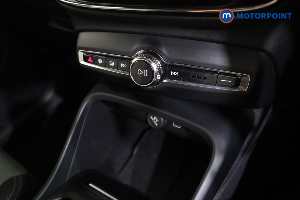 Volvo Xc40 Core Automatic Petrol SUV - Stock Number (1576096) - 7th supplementary image