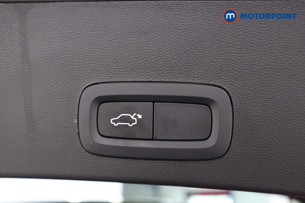 Volvo Xc40 Core Automatic Petrol SUV - Stock Number (1576096) - 13th supplementary image