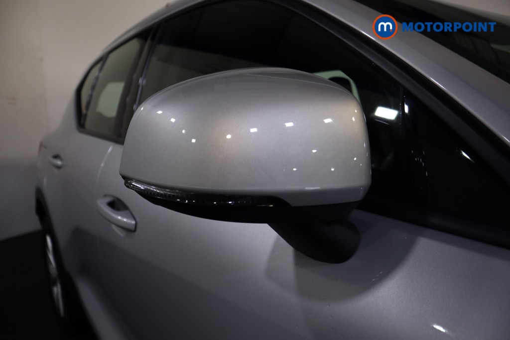 Volvo Xc40 Core Automatic Petrol SUV - Stock Number (1576096) - 21st supplementary image