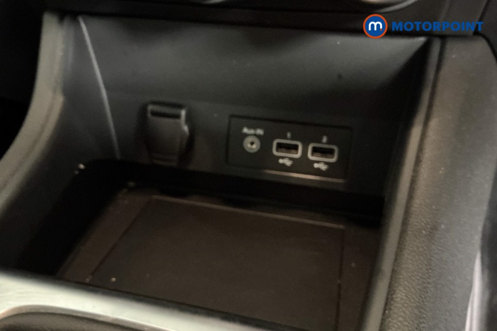 Renault Captur Se Limited Manual Petrol SUV - Stock Number (1576205) - 14th supplementary image