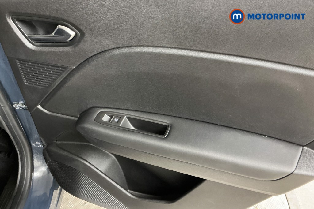 Renault Captur Se Limited Manual Petrol SUV - Stock Number (1576205) - 23rd supplementary image