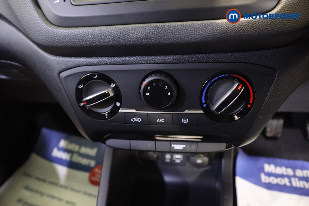 Hyundai I20 SE Manual Petrol Hatchback - Stock Number (1576309) - 5th supplementary image