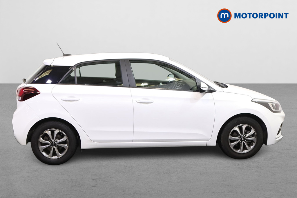 Hyundai I20 SE Manual Petrol Hatchback - Stock Number (1576309) - Drivers side