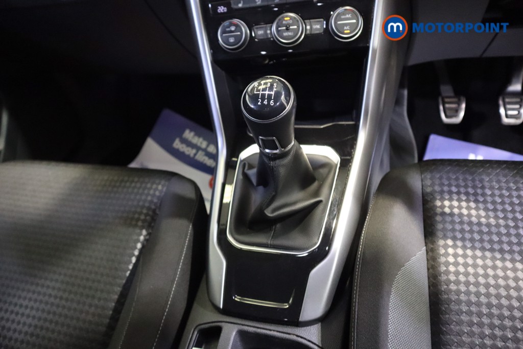 Volkswagen T-Roc Active Manual Petrol SUV - Stock Number (1577208) - 6th supplementary image