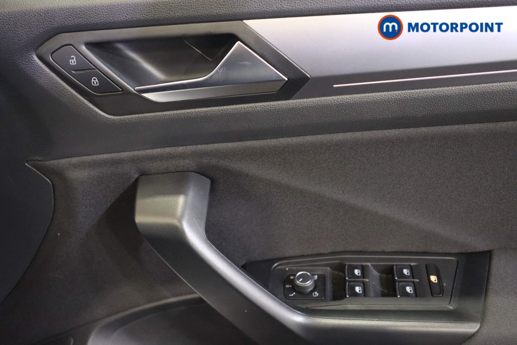Volkswagen T-Roc Active Manual Petrol SUV - Stock Number (1577208) - 8th supplementary image