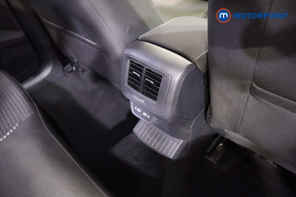 Volkswagen T-Roc Active Manual Petrol SUV - Stock Number (1577208) - 14th supplementary image
