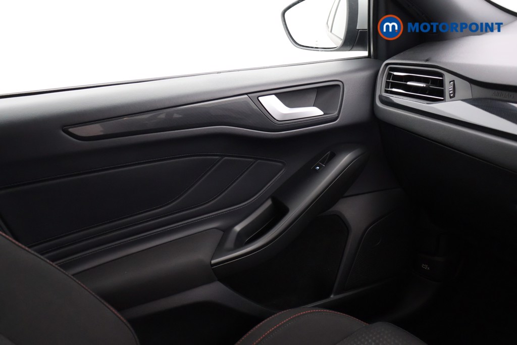 Ford Focus St-Line Manual Petrol Hatchback - Stock Number (1577646) - 8th supplementary image