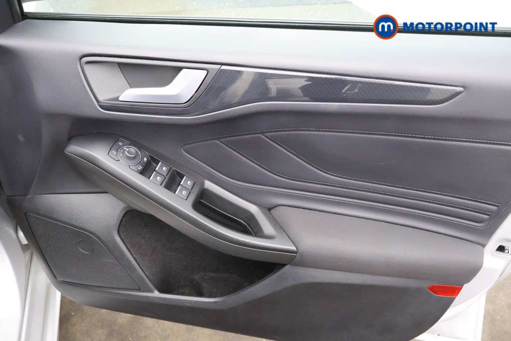 Ford Focus St-Line Manual Petrol Hatchback - Stock Number (1577646) - 9th supplementary image