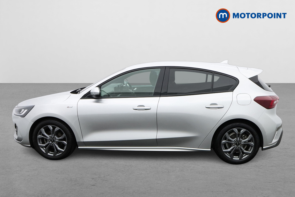 Ford Focus St-Line Manual Petrol Hatchback - Stock Number (1577646) - Passenger side