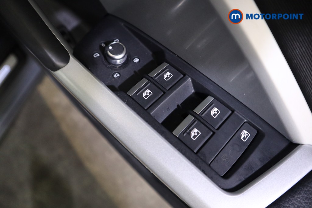 Audi Q3 Sport Automatic Petrol SUV - Stock Number (1577653) - 9th supplementary image