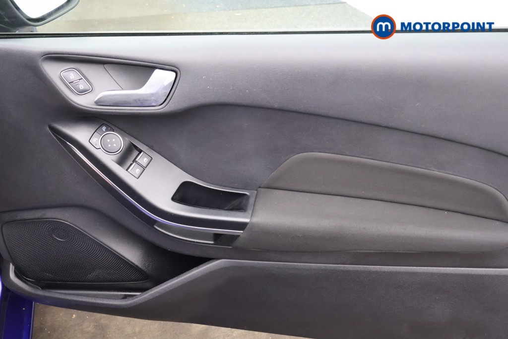 Ford Fiesta Zetec Manual Petrol Hatchback - Stock Number (1577978) - 9th supplementary image