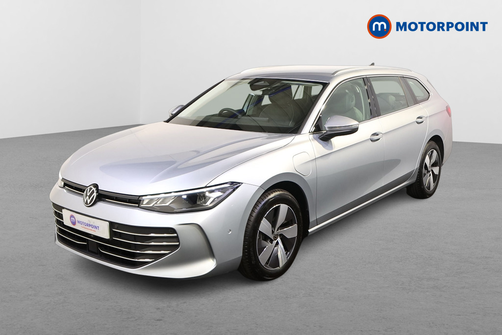 Volkswagen Passat Life Automatic Petrol Plug-In Hybrid Estate - Stock Number (1578107) - Passenger side front corner