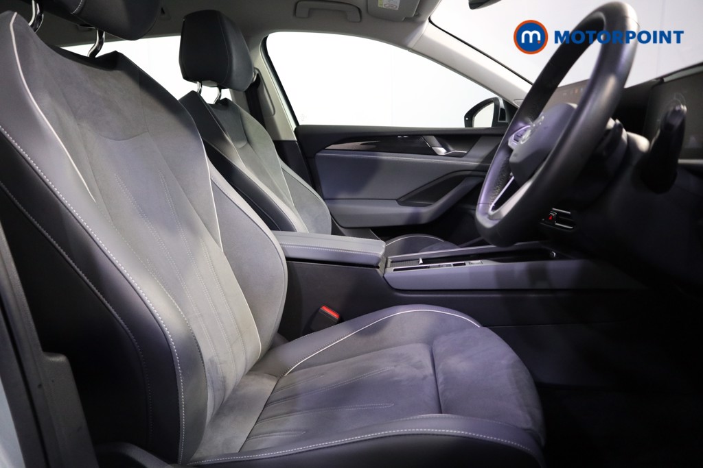 Volkswagen Passat Life Automatic Petrol Plug-In Hybrid Estate - Stock Number (1578117) - 13th supplementary image