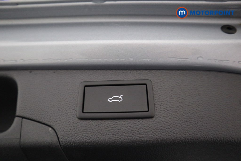 Volkswagen Passat Life Automatic Petrol Plug-In Hybrid Estate - Stock Number (1578117) - 16th supplementary image