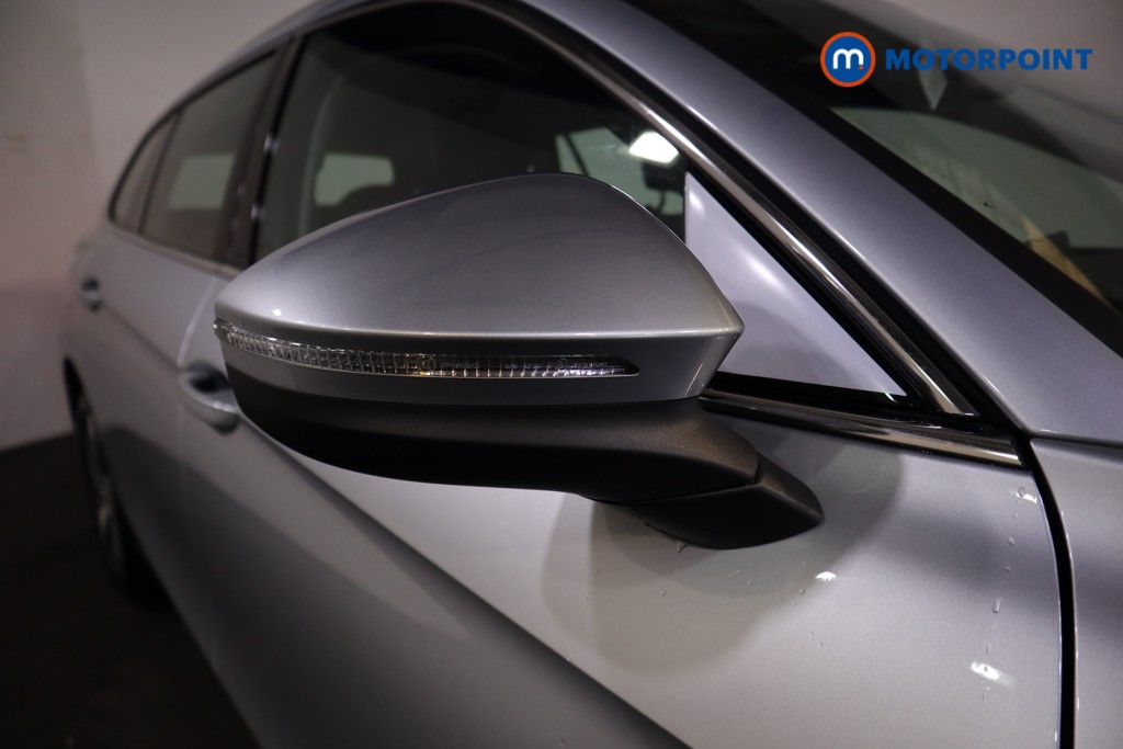 Volkswagen Passat Life Automatic Petrol Plug-In Hybrid Estate - Stock Number (1578117) - 25th supplementary image