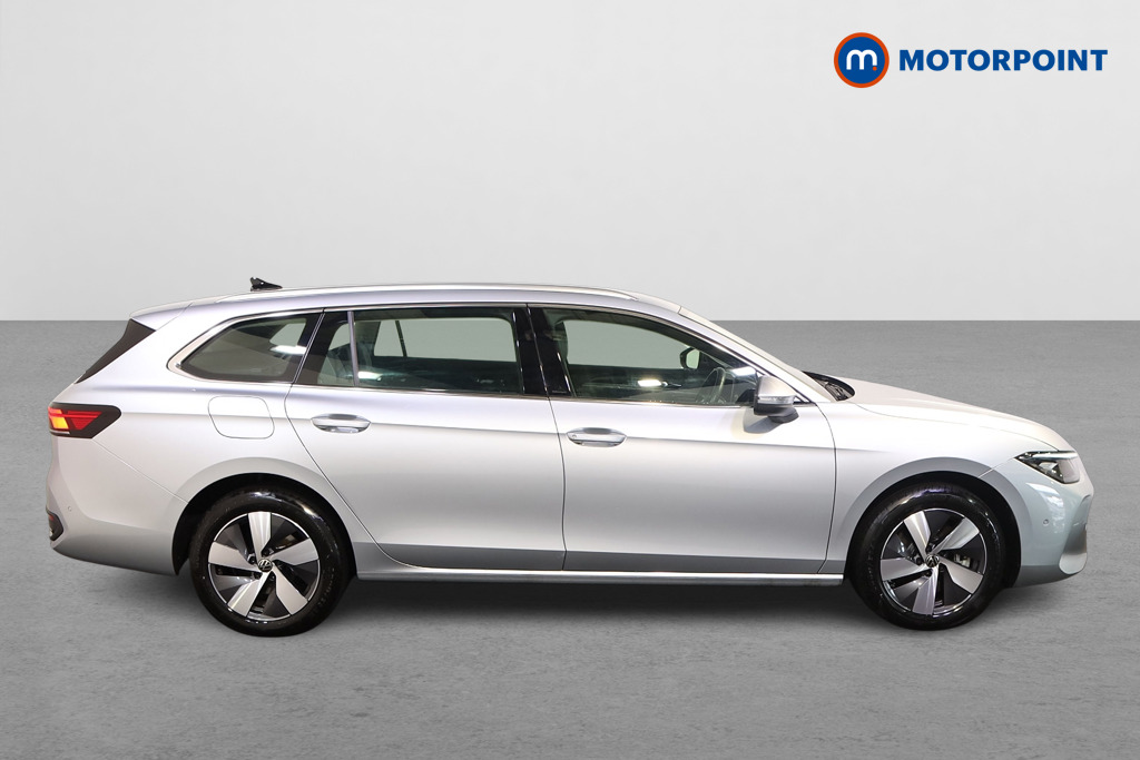 Volkswagen Passat Life Automatic Petrol Plug-In Hybrid Estate - Stock Number (1578117) - Drivers side