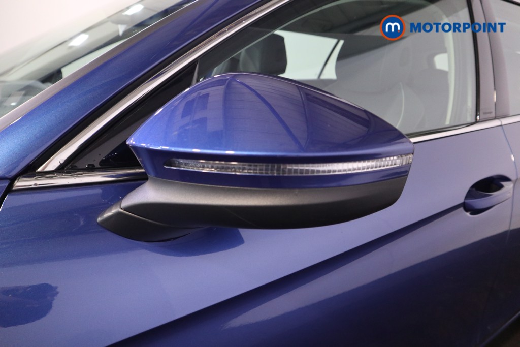 Volkswagen Passat Life Automatic Petrol Plug-In Hybrid Estate - Stock Number (1578152) - 20th supplementary image