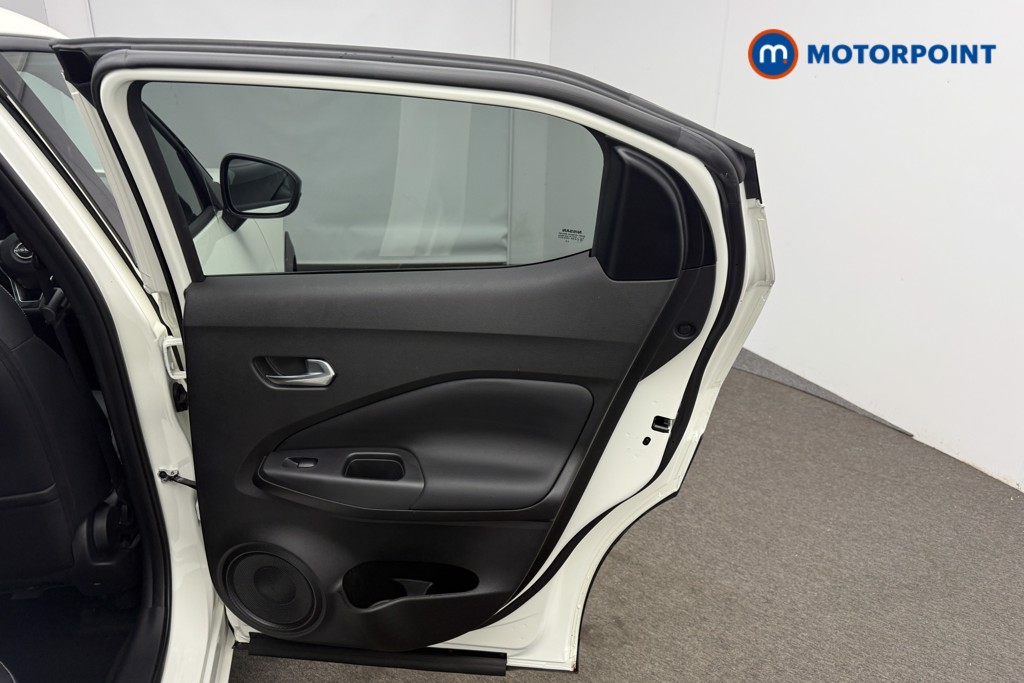 Nissan Juke Tekna Automatic Petrol SUV - Stock Number (1578229) - 9th supplementary image