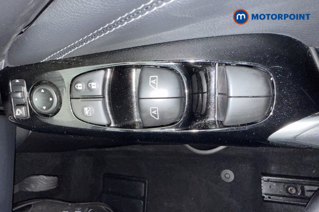 Nissan Juke Tekna Automatic Petrol SUV - Stock Number (1578229) - 14th supplementary image