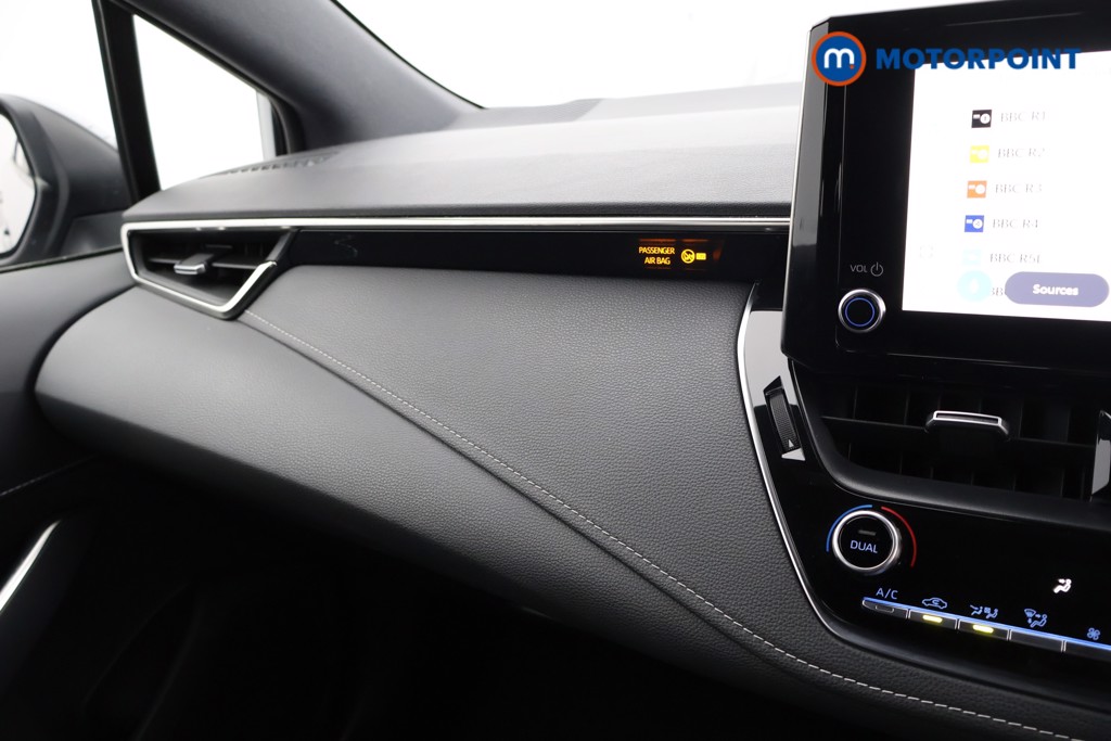 Toyota Corolla Icon Tech Automatic Petrol-Electric Hybrid Estate - Stock Number (1578242) - 7th supplementary image