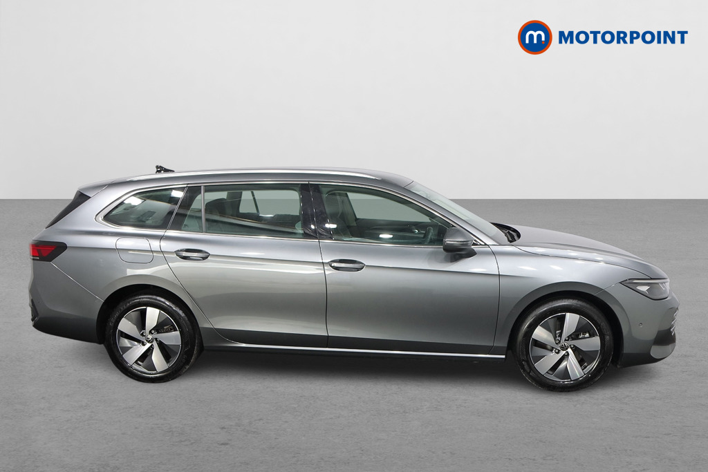 Volkswagen Passat Life Automatic Petrol Plug-In Hybrid Estate - Stock Number (1578392) - Drivers side