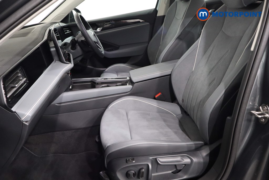 Volkswagen Passat Life Automatic Petrol Plug-In Hybrid Estate - Stock Number (1578404) - 4th supplementary image