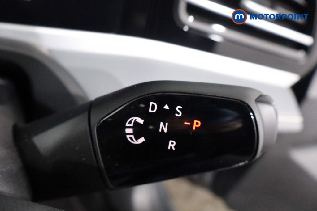 Volkswagen Passat Life Automatic Petrol Plug-In Hybrid Estate - Stock Number (1578404) - 14th supplementary image