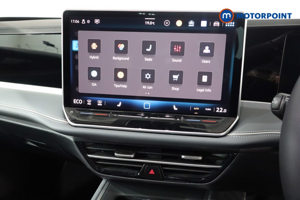 Volkswagen Passat Life Automatic Petrol Plug-In Hybrid Estate - Stock Number (1578404) - 16th supplementary image
