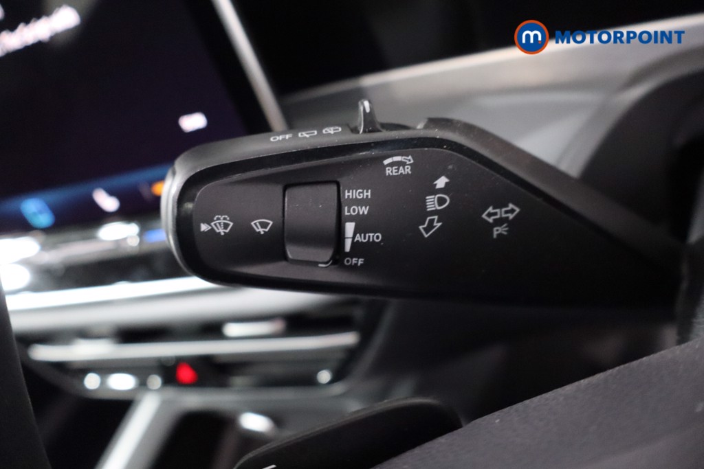 Volkswagen Passat Life Automatic Petrol Plug-In Hybrid Estate - Stock Number (1578404) - 19th supplementary image