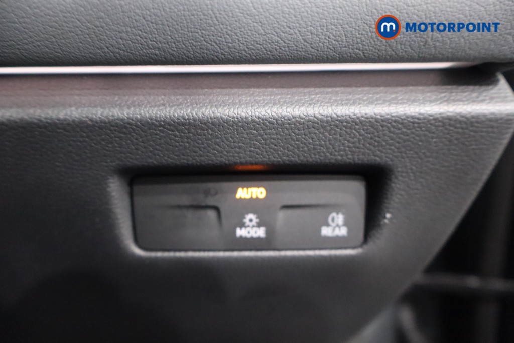 Volkswagen Passat Life Automatic Petrol Plug-In Hybrid Estate - Stock Number (1578404) - 21st supplementary image