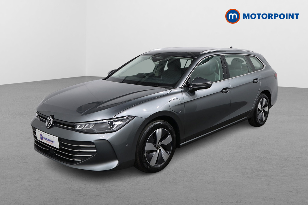 Volkswagen Passat Life Automatic Petrol Plug-In Hybrid Estate - Stock Number (1578404) - Passenger side front corner