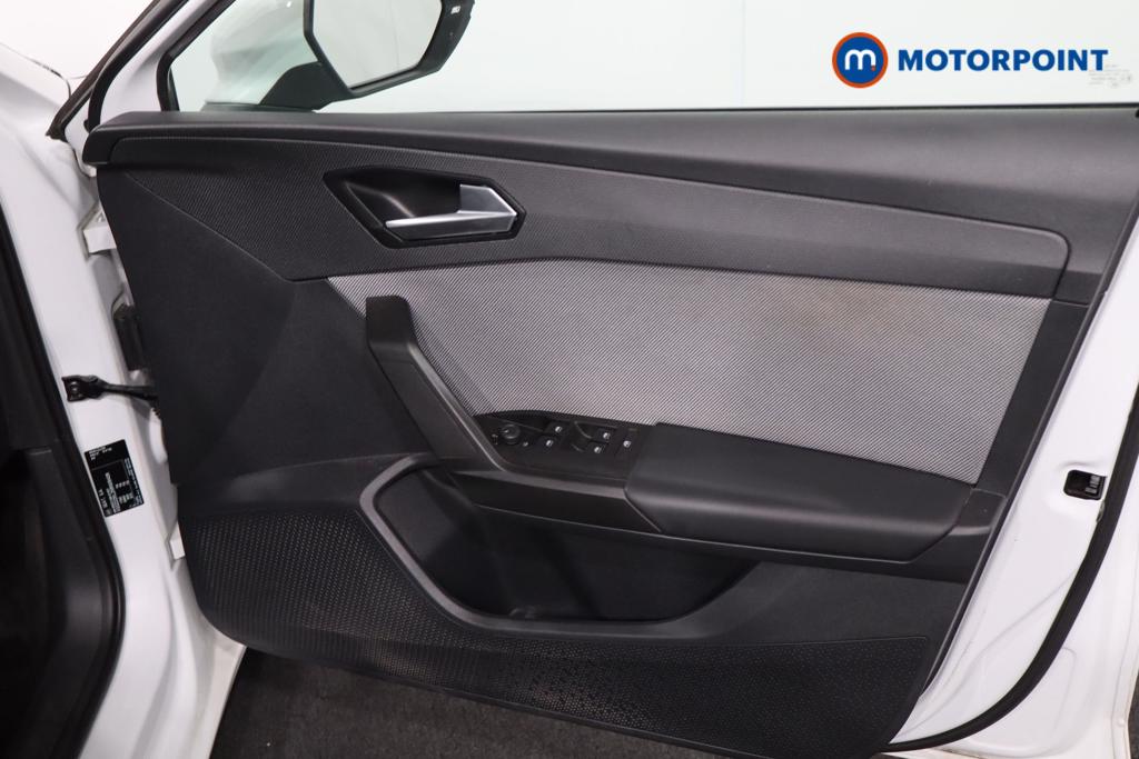 Seat Leon Se Dynamic Manual Petrol Hatchback - Stock Number (1578777) - 9th supplementary image