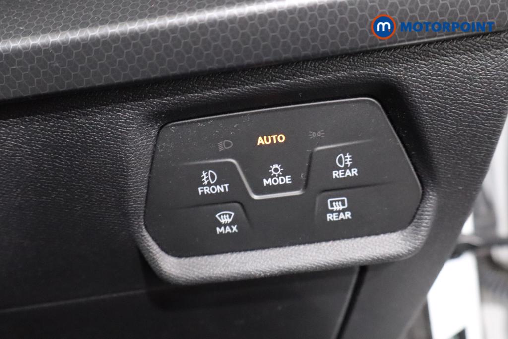 Seat Leon Se Dynamic Manual Petrol Hatchback - Stock Number (1578777) - 12th supplementary image
