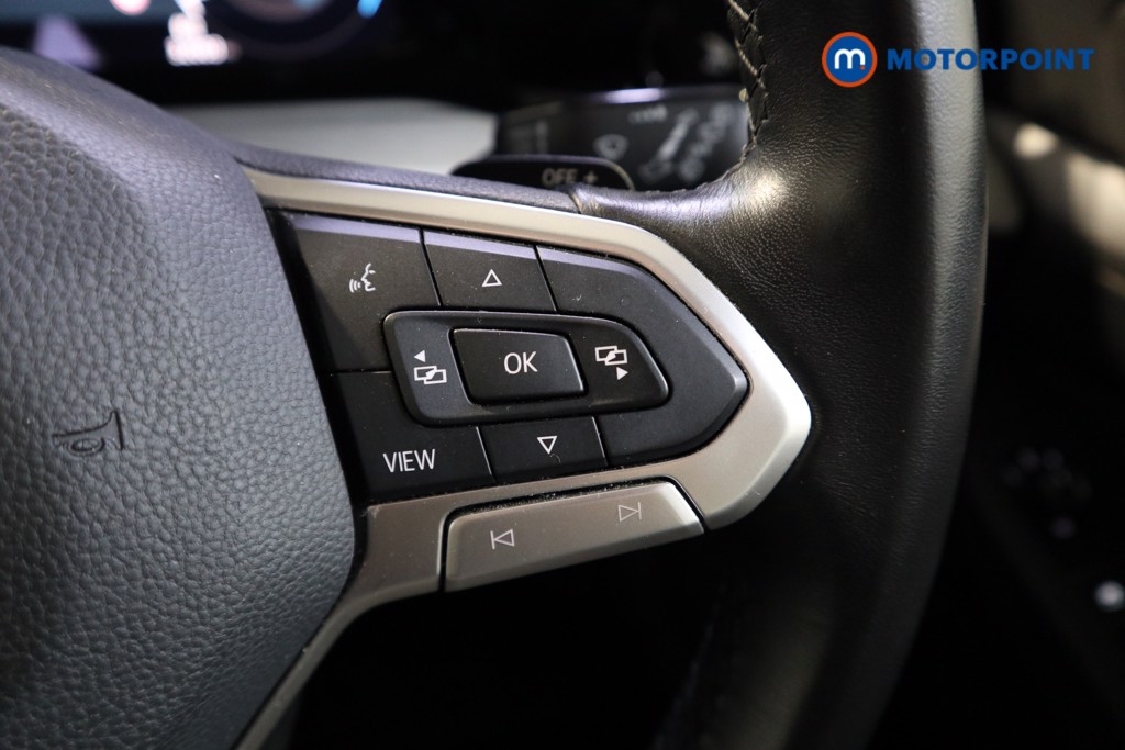 Volkswagen Golf Life Automatic Diesel Hatchback - Stock Number (1527930) - 4th supplementary image