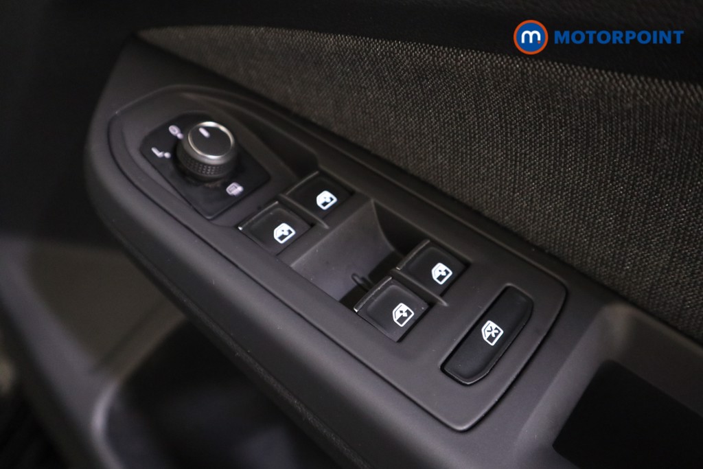 Volkswagen Golf Life Automatic Diesel Hatchback - Stock Number (1527930) - 10th supplementary image