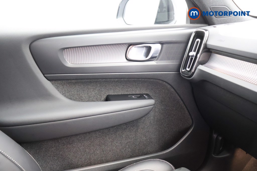 Volvo Xc40 R Design Pro Automatic Petrol SUV - Stock Number (1555931) - 8th supplementary image