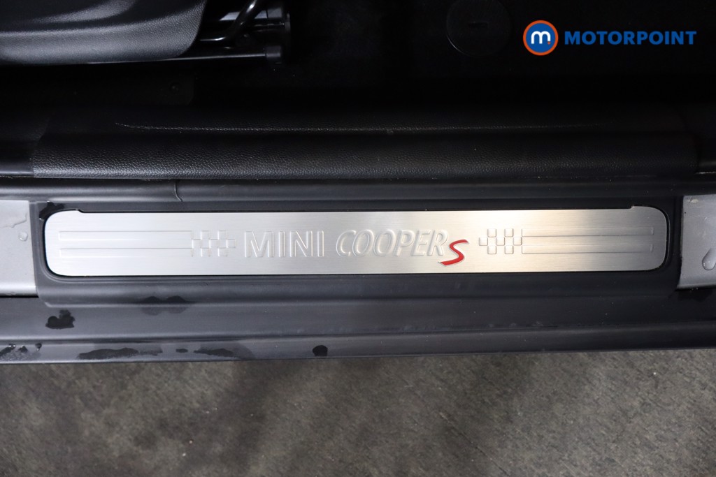 Mini Hatchback Cooper S Exclusive Automatic Petrol Hatchback - Stock Number (1565762) - 19th supplementary image
