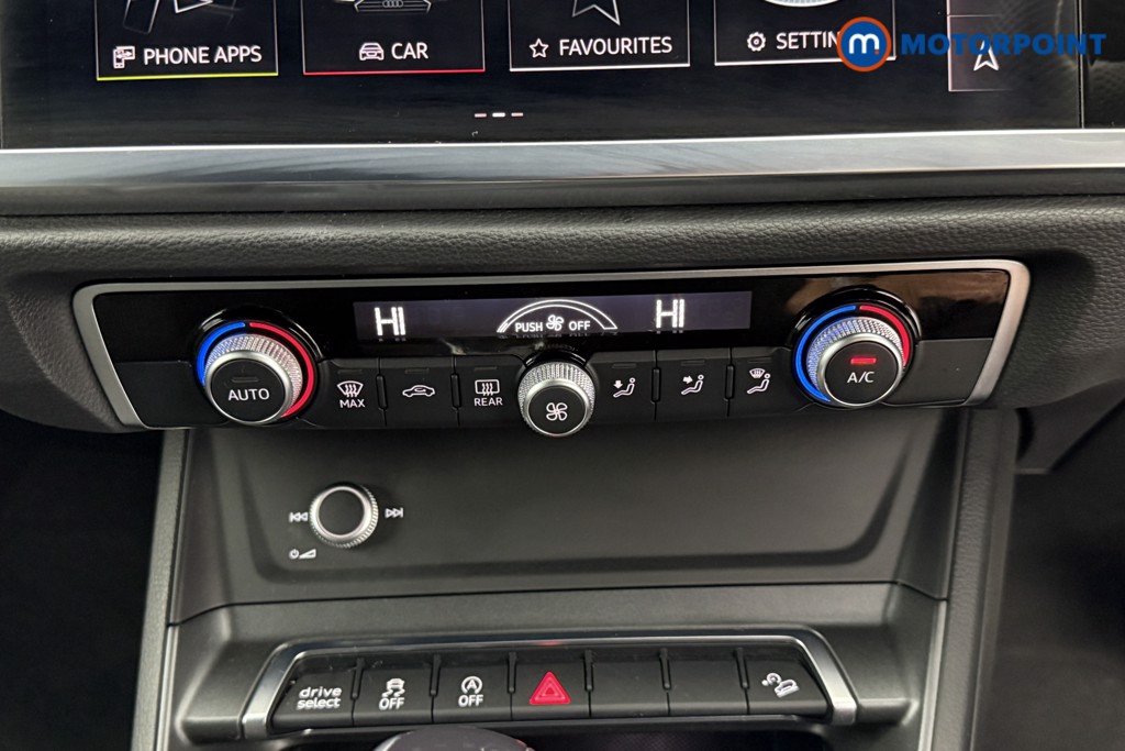 Audi Q3 Black Edition Automatic Petrol SUV - Stock Number (1567852) - 12th supplementary image