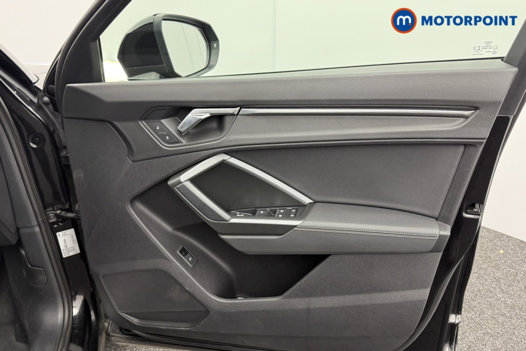 Audi Q3 Black Edition Automatic Petrol SUV - Stock Number (1567852) - 18th supplementary image
