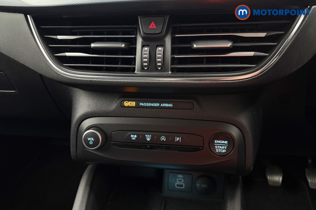 Ford Focus Active Manual Petrol Hatchback - Stock Number (1568612) - 12th supplementary image