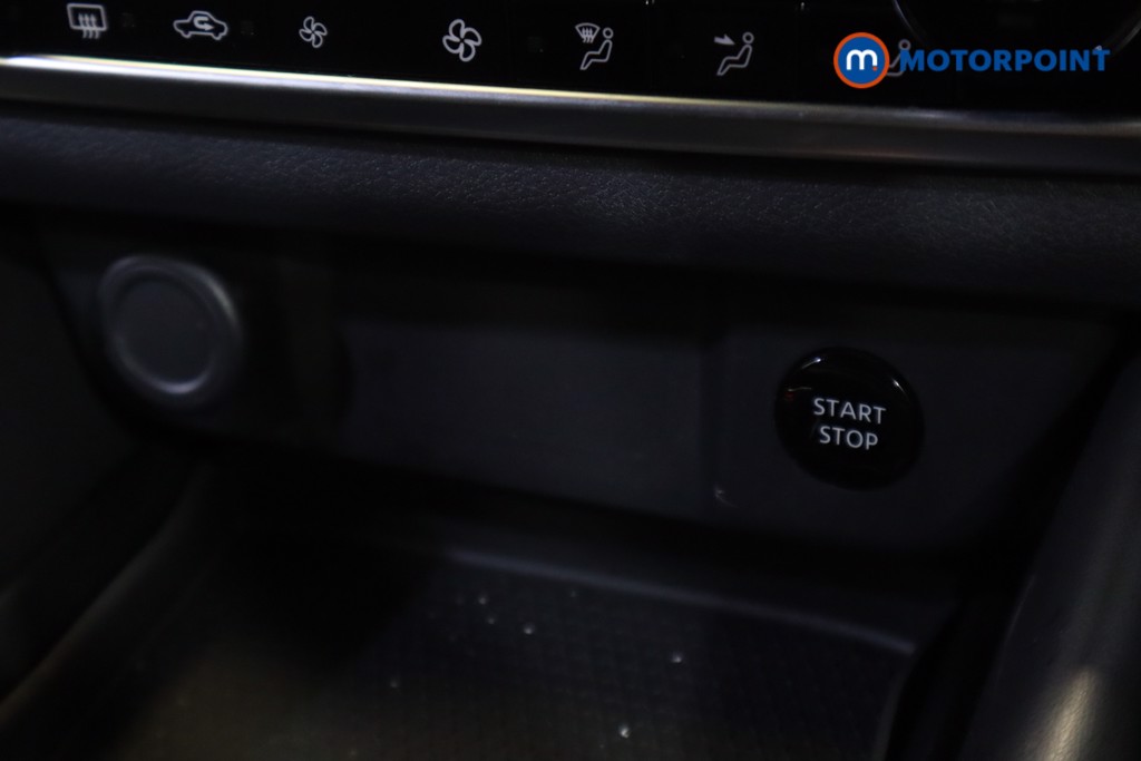 Nissan Qashqai N-Connecta Automatic Petrol-Electric Hybrid SUV - Stock Number (1569173) - 17th supplementary image